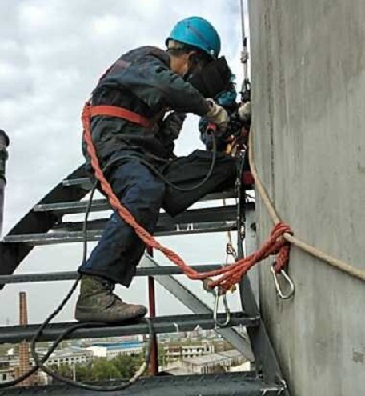 哈尔滨烟囱安装旋转爬梯和监测平台的重要-太原