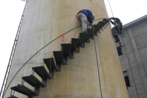 哈尔滨烟囱安装旋转梯施工步骤措施
