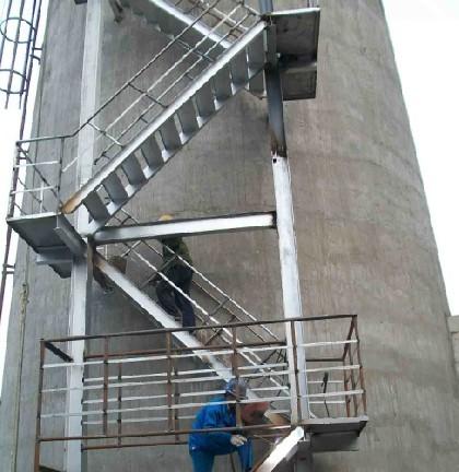 蚌埠烟囱之字梯平台制作安装施工方案