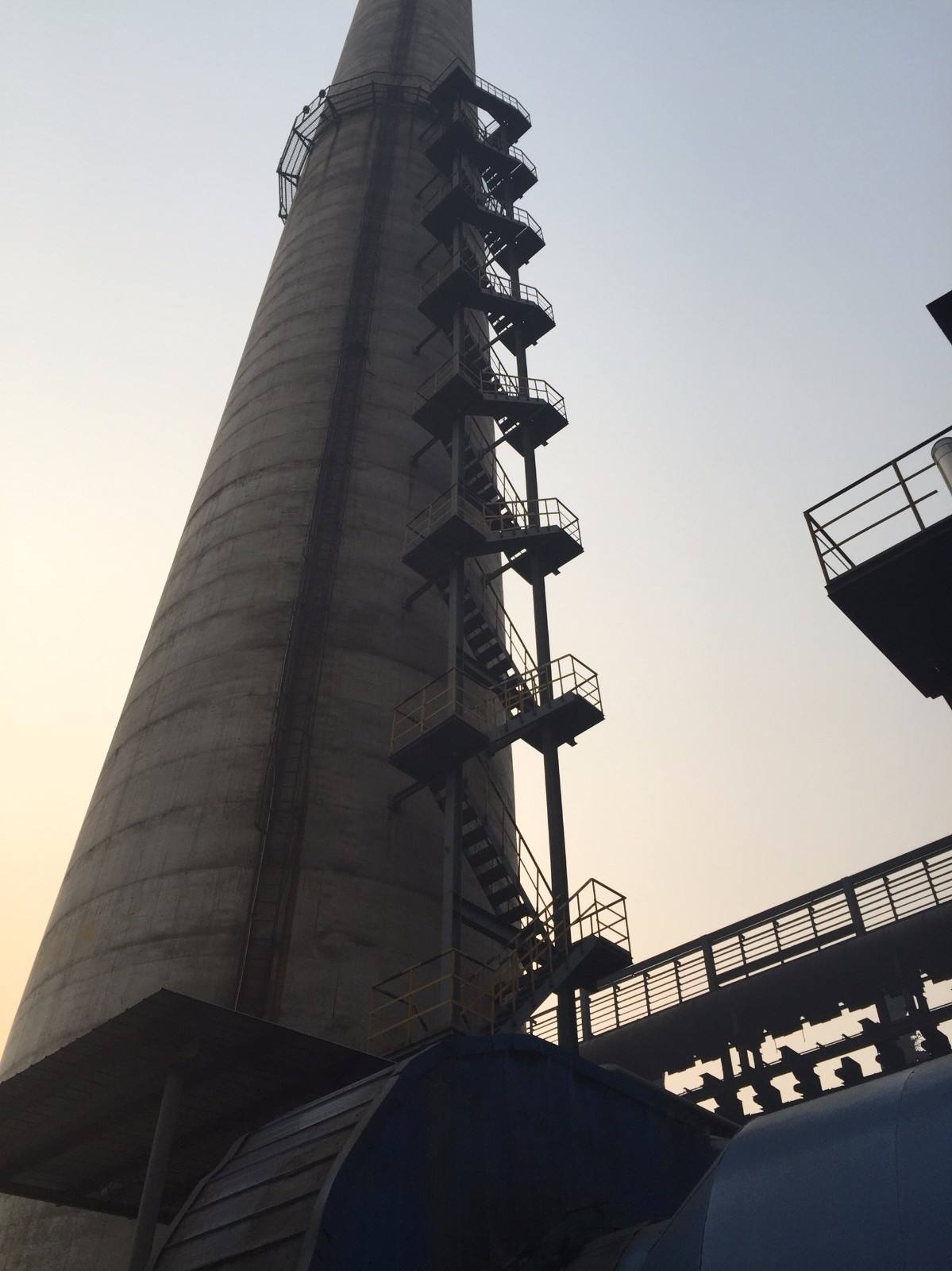 哈尔滨烟囱折梯钢构件安装技术-白银