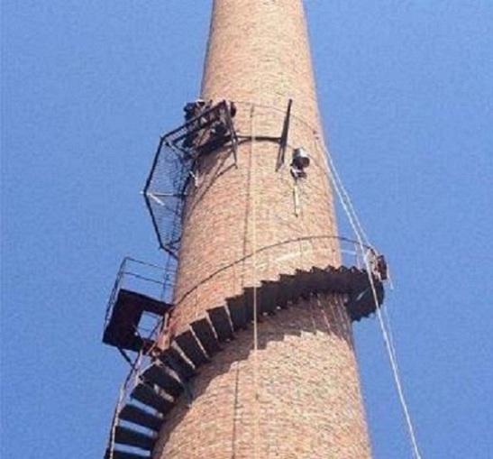 烟囱爬梯护网更换施工方案
