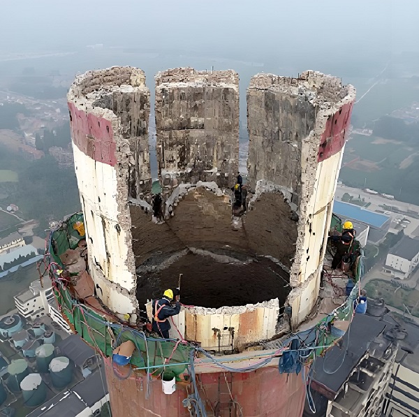 烟囱拆除：专业操作流程与关键注意事项